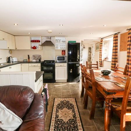 Bwthyn Yr Helyg Willow Cottage Llannor Eksteriør billede