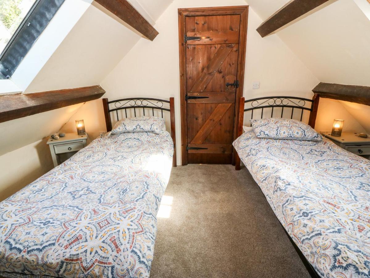Bwthyn Yr Helyg Willow Cottage Llannor Eksteriør billede